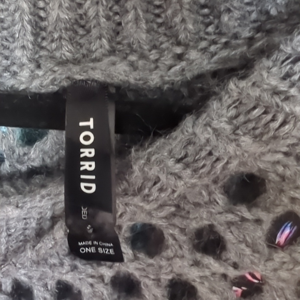 Torrid • Open Weave Poncho • One Size - Picture 5 of 6
